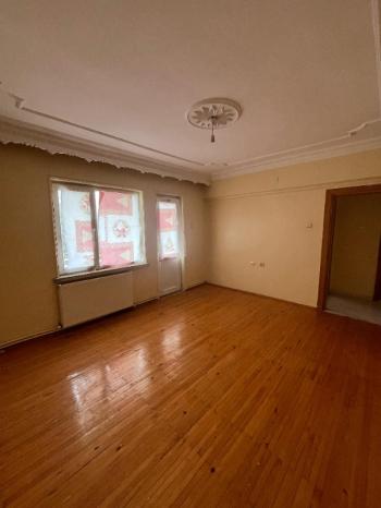AFYON ÜÇOK EMLAKTAN MAREŞAL MAH. KİRALIK 3+1 DAİRE