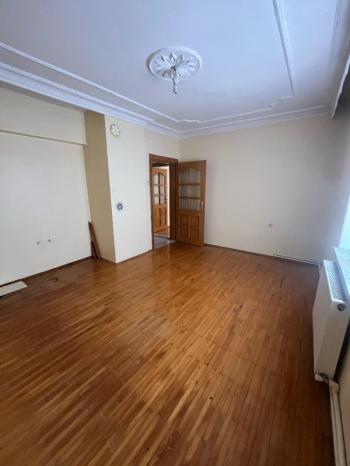 AFYON ÜÇOK EMLAKTAN MAREŞAL MAH. KİRALIK 3+1 DAİRE