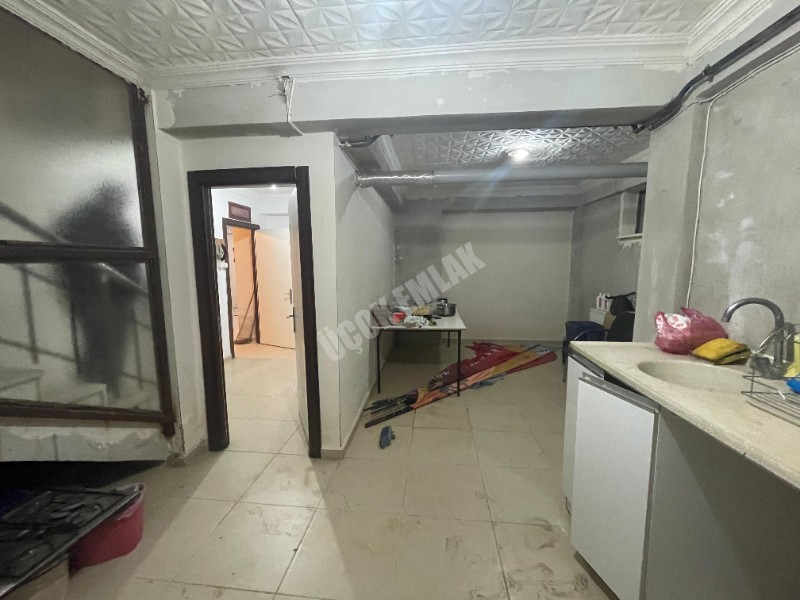 AFYON ÜÇOK EMLAKTAN SAHİPATA MAH SATILIK KÖŞE KONUMLU DÜKKAN