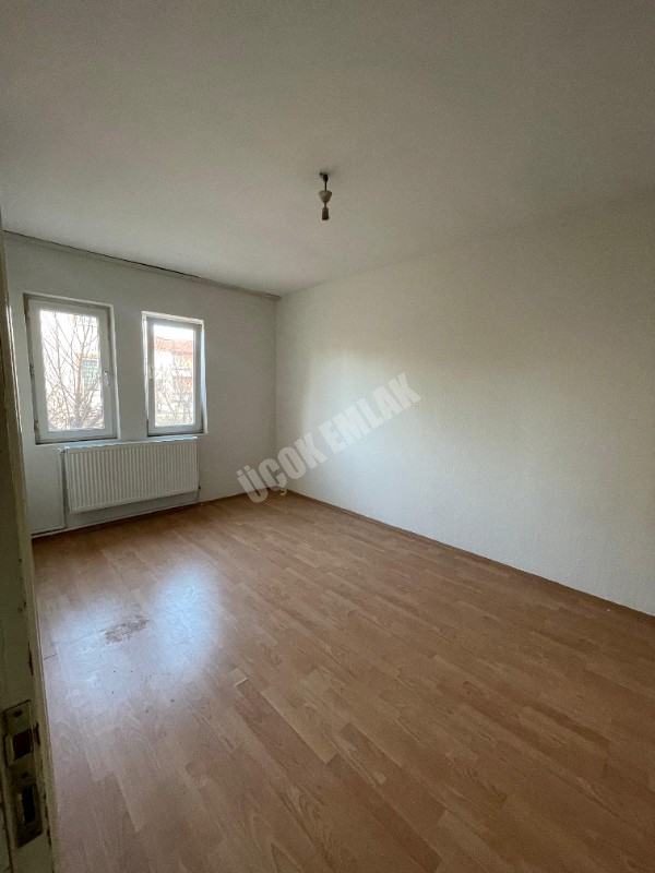 AFYON ÜÇOK EMLAKTAN OSMAN GAZİ MAH KİRALIK 3+1 DAİRE