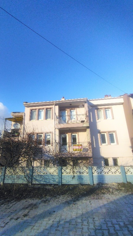 AFYON ÜÇOK EMLAKTAN OSMAN GAZİ MAH KİRALIK 3+1 DAİRE