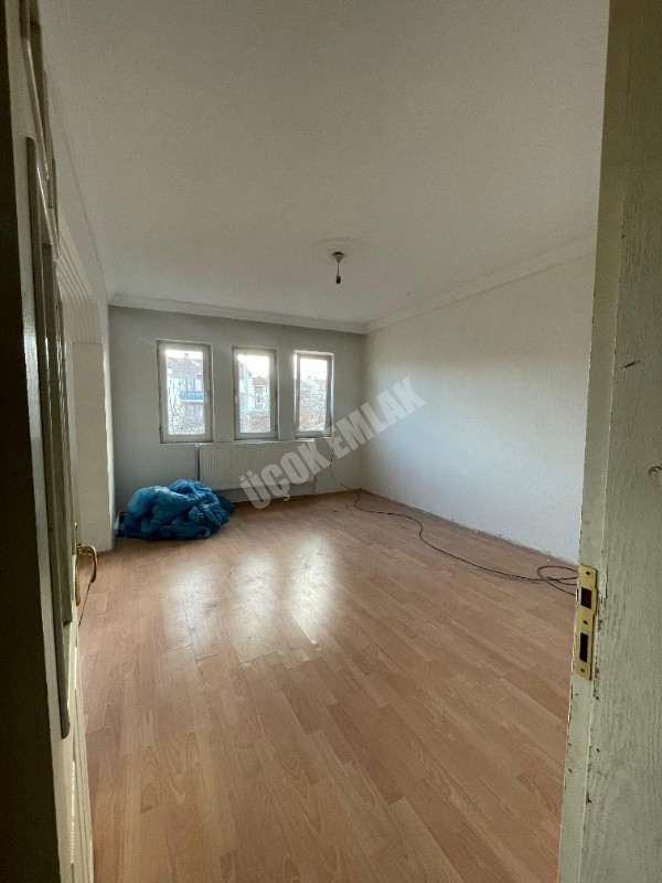 AFYON ÜÇOK EMLAKTAN OSMAN GAZİ MAH KİRALIK 3+1 DAİRE