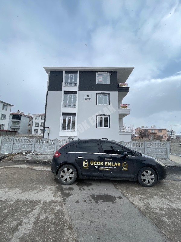 AFYON ÜÇOK EMLAKTAN MAREŞAL MAH KİRALIK SIFIR LÜKS 2+1 DAİRELER