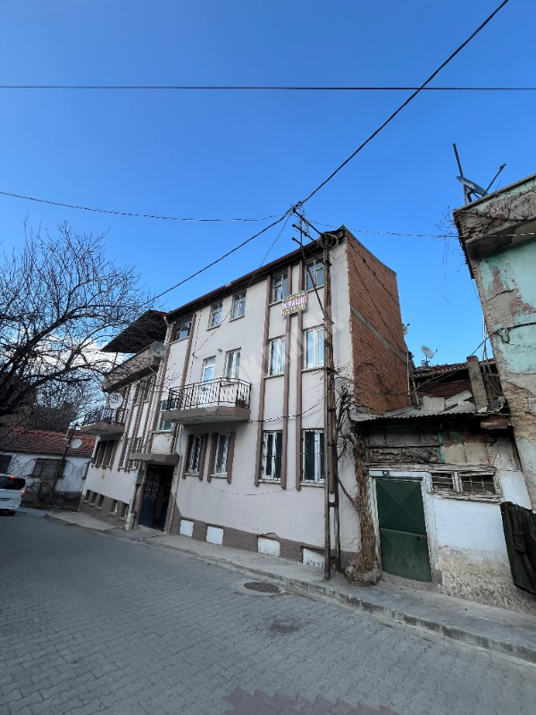 AFYON ÜÇOK EMLAKTAN SÜMER MAH. KİRALIK 1+1