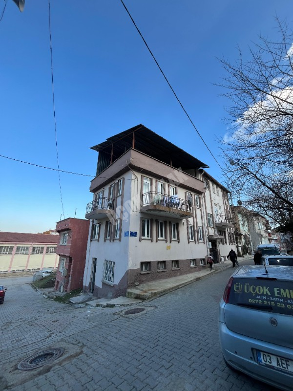 AFYON ÜÇOK EMLAKTAN SÜMER MAH. KİRALIK 1+1