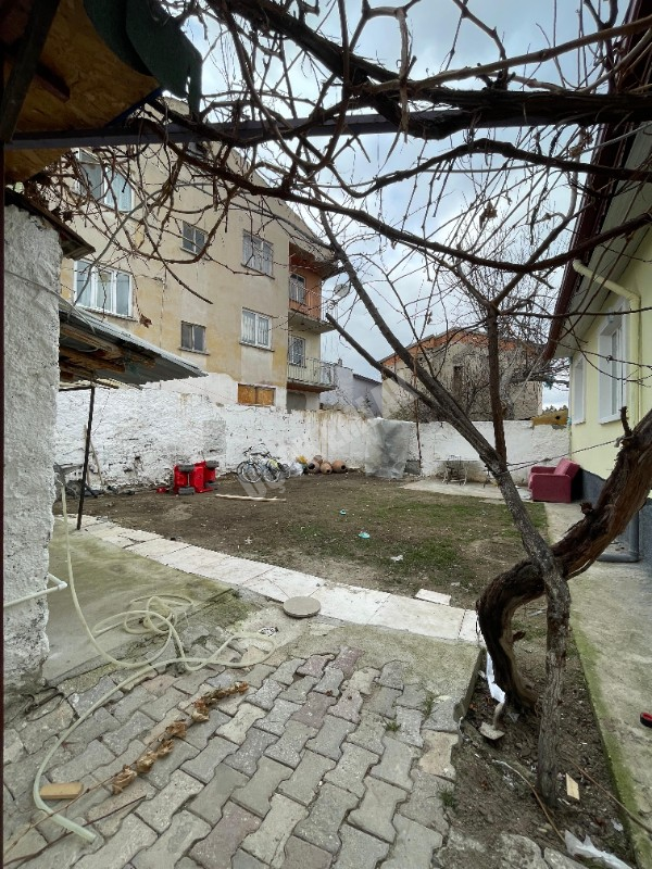 AFYON ÜÇOK EMLAKTAN SATILIK 3+1 MÜSTAKİL EV