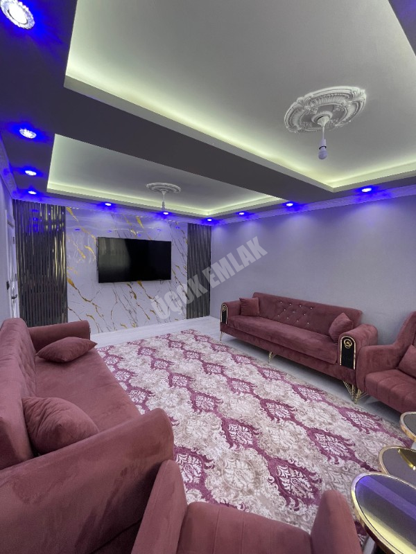 AFYON ÜÇOK EMLAKTAN SATILIK 3+1 MÜSTAKİL EV