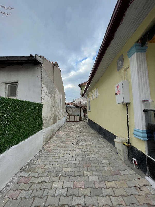 AFYON ÜÇOK EMLAKTAN SATILIK 3+1 MÜSTAKİL EV