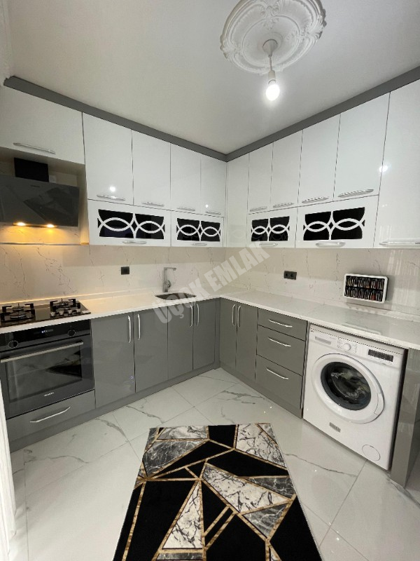 AFYON ÜÇOK EMLAKTAN SATILIK 3+1 MÜSTAKİL EV