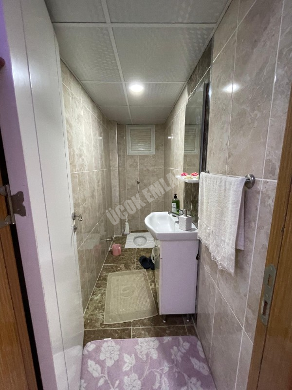 AFYON ÜÇOK EMLAKTAN SAHİPATA MAH SATILIK ARAKAT 3+1 DAİRE