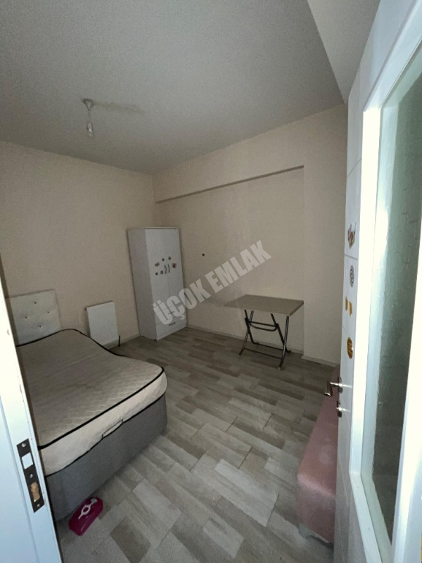 AFYON ÜÇOK EMLAKTAN ERENLER MAH YATIRIMLIK SATILIK 3+1 EŞYALI DAİRE