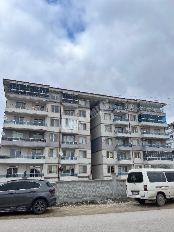 AFYON ÜÇOK EMLAKTAN YENİCE MAH KİRALIK 4+1 GENİŞ DAİRE