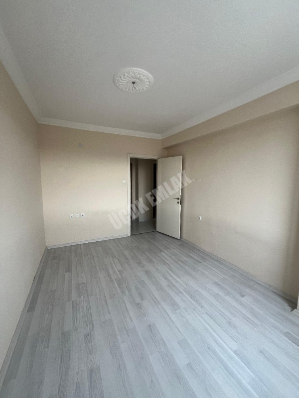 AFYON ÜÇOK EMLAKTAN YENİCE MAH KİRALIK 4+1 GENİŞ DAİRE