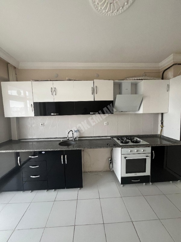 AFYON ÜÇOK EMLAKTAN YENİCE MAH KİRALIK 4+1 GENİŞ DAİRE