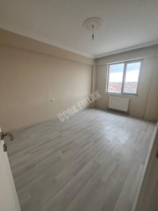 AFYON ÜÇOK EMLAKTAN YENİCE MAH KİRALIK 4+1 GENİŞ DAİRE