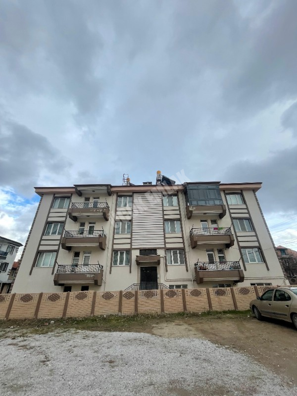 AFYON ÜÇOK EMLAKTAN SAHİPATA MAH SATILIK 3+1 DAİRE