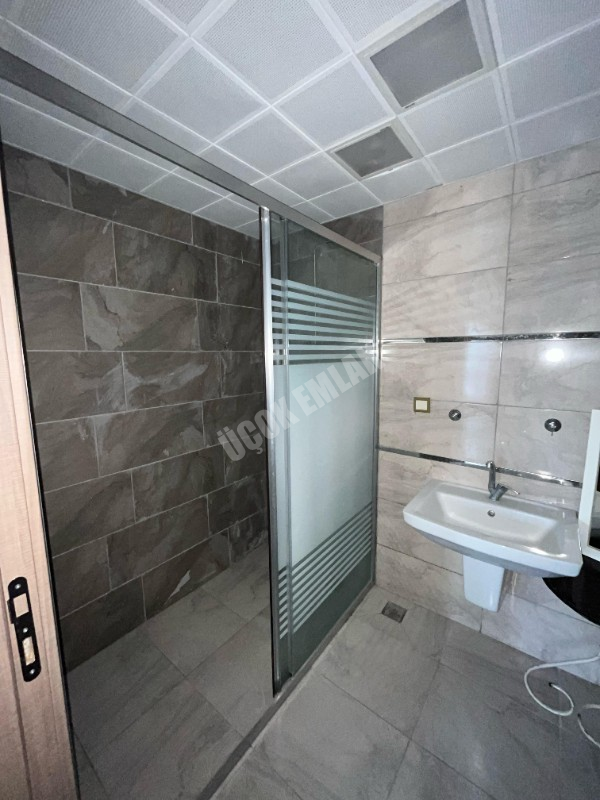 AFYON ÜÇOK EMLAKTAN ÇETİNKAYA TOKİDE SIFIR AYARINDA SATILIK 2+1 DAİRE