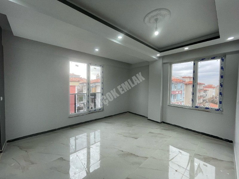 AFYON ÜÇOK EMLAKTAN SAHİPATA MAH DA SATILIK LÜKS 3+1 SIFIR DAİRELER
