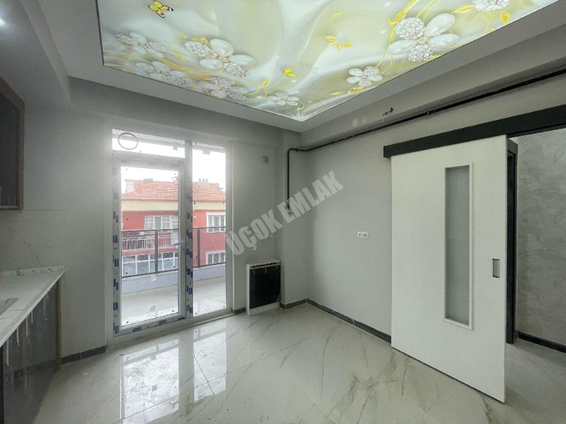AFYON ÜÇOK EMLAKTAN SAHİPATA MAH DA SATILIK LÜKS 3+1 SIFIR DAİRELER