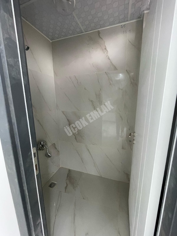 AFYON ÜÇOK EMLAKTAN SAHİPATA MAH DA SATILIK LÜKS 3+1 SIFIR DAİRELER