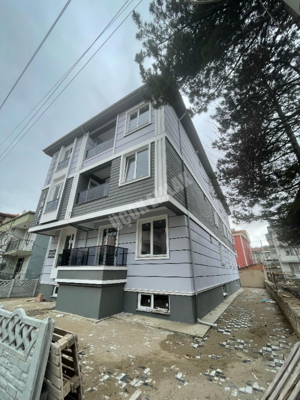 AFYON ÜÇOK EMLAKTAN SAHİPATA MAH SATILIK SIFIR LÜKS 3+1 DAİRE 