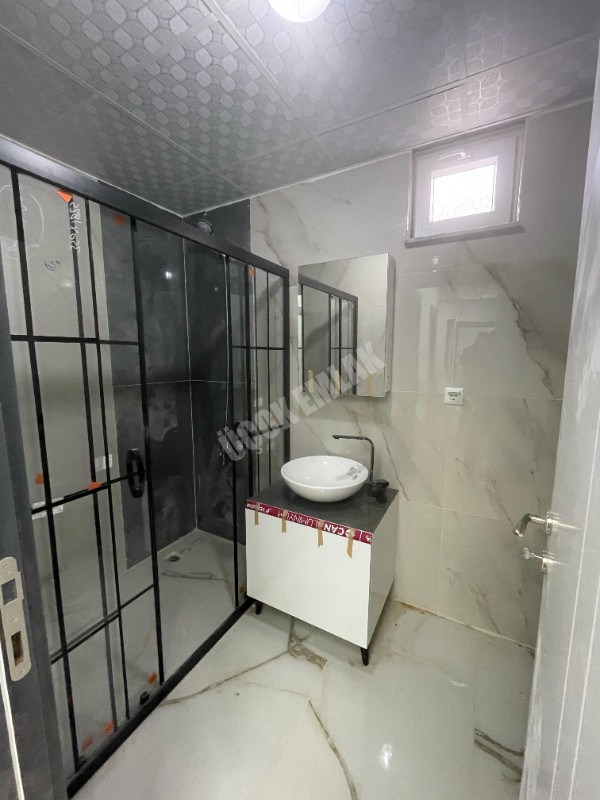 AFYON ÜÇOK EMLAKTAN SAHİPATA MAH SATILIK SIFIR LÜKS 3+1 DAİRE 