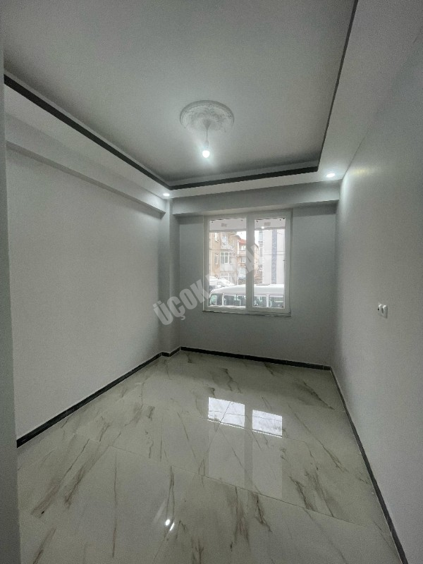AFYON ÜÇOK EMLAKTAN SAHİPATA MAH SATILIK SIFIR LÜKS 3+1 DAİRE 