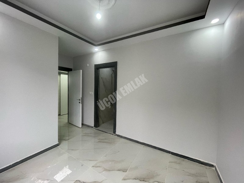 AFYON ÜÇOK EMLAKTAN SAHİPATA MAH SATILIK SIFIR LÜKS 3+1 DAİRE 