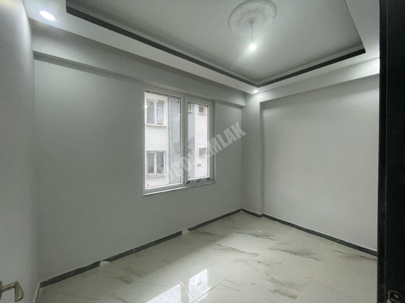 AFYON ÜÇOK EMLAKTAN SAHİPATA MAH SATILIK SIFIR LÜKS 3+1 DAİRE 