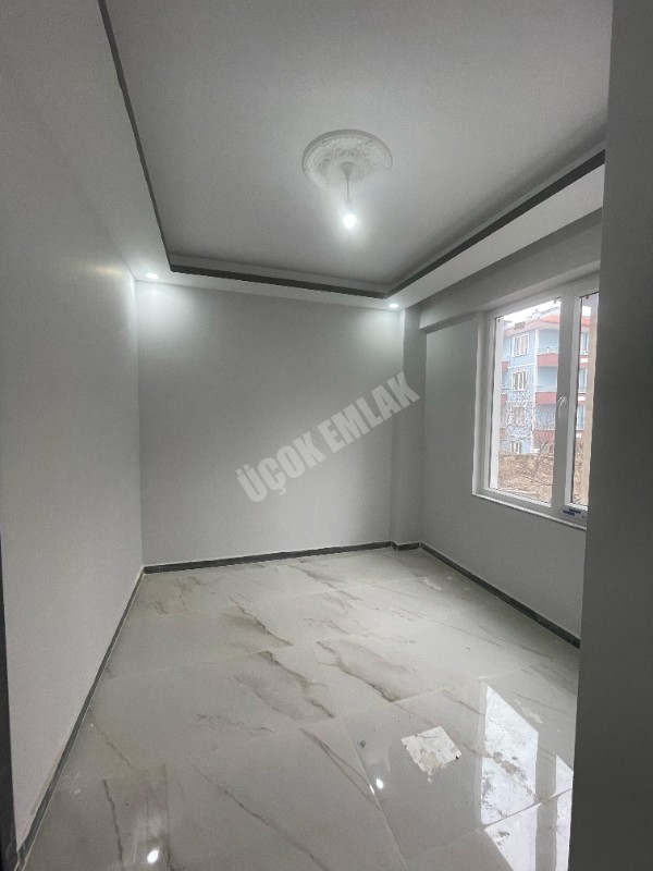AFYON ÜÇOK EMLAKTAN SAHİPATA MAH SATILIK SIFIR LÜKS 3+1 DAİRE 