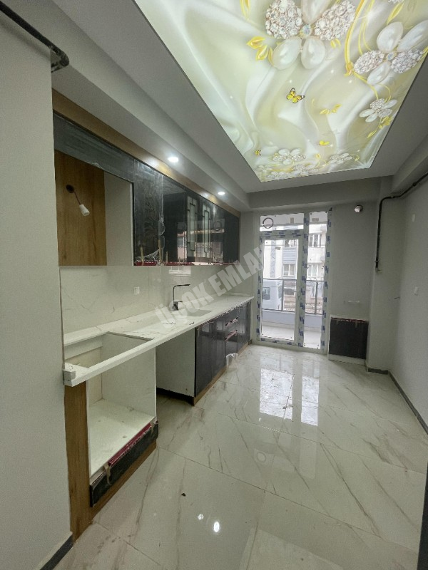 AFYON ÜÇOK EMLAKTAN SAHİPATA MAH SATILIK SIFIR LÜKS 3+1 DAİRE 