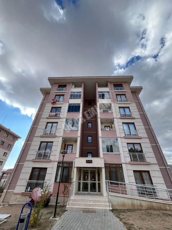 AFYON ÜÇOK EMLAKTAN KANLICA TOKİLERDE YATIRIMLIK SATILIK 2+1 DAİRE