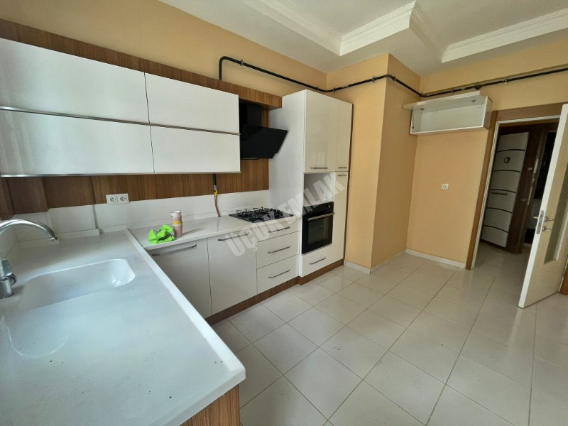 AFYON ÜÇOK EMLAKTAN ERKMEN CUMHURİYET MAH KİRALIK 4+1 DAİRE