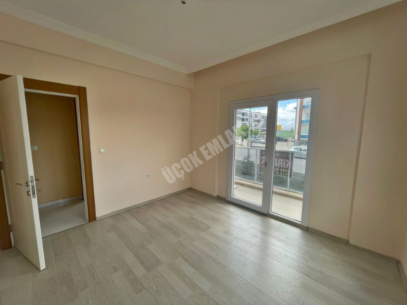 AFYON ÜÇOK EMLAKTAN ERKMEN CUMHURİYET MAH KİRALIK 4+1 DAİRE