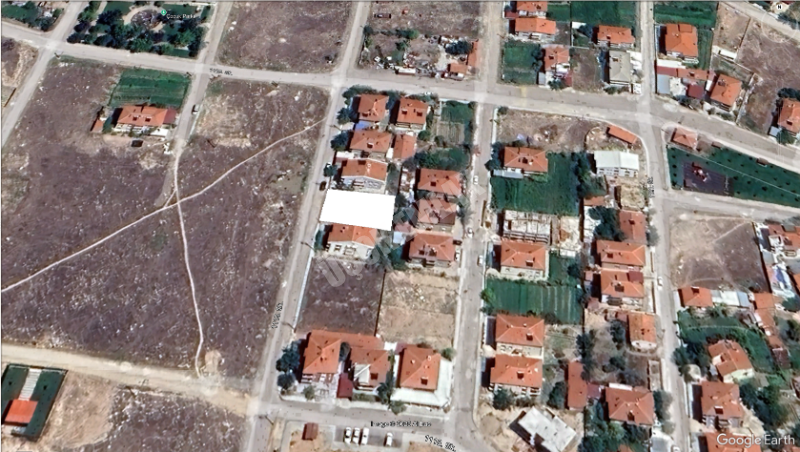 AFYON ÜÇOK EMLAKTAN VEYSEL KARANİ MAH SATILIK 406M² ARSA