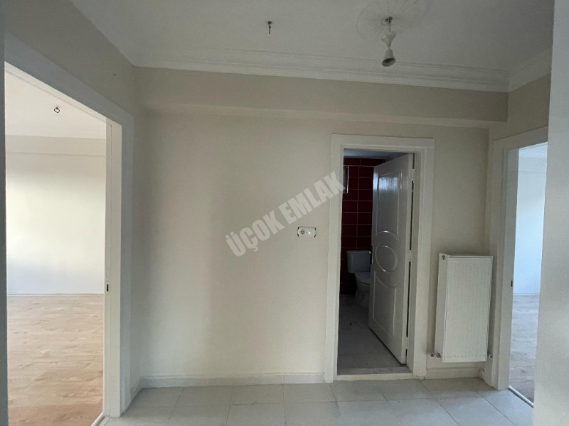 AFYON ÜÇOK EMLAKTAN ALİ İHSANPAŞA MAH KİRALIK 3+1 TEMİZ BAKIMLI DAİRELER