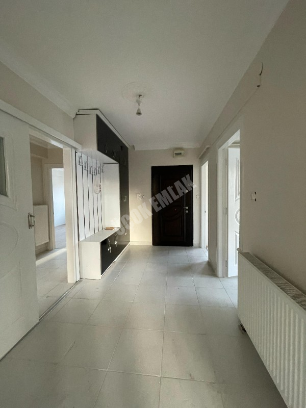 AFYON ÜÇOK EMLAKTAN ALİ İHSANPAŞA MAH KİRALIK 3+1 TEMİZ BAKIMLI DAİRELER