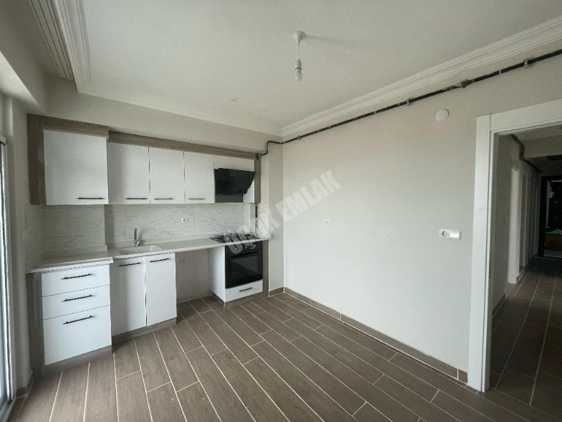 AFYON ÜÇOK EMLAKTAN MAREŞAL MAH KİRALIK ARAKAT SIFIR AYARINDA 2+1 DAİRE 