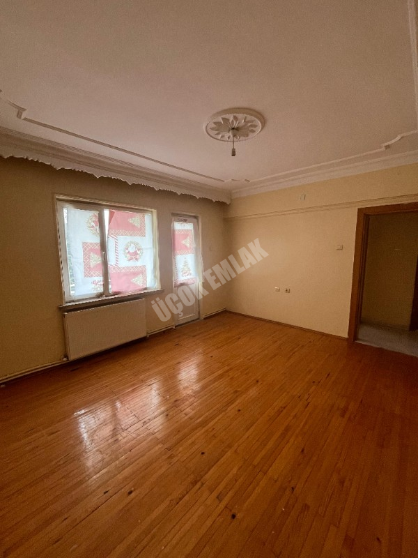 AFYON ÜÇOK EMLAKTAN MAREŞAL MAH. KİRALIK 3+1 DAİRE