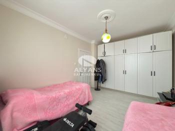 ALYANS'TAN MERKEZİ KONUMDA TEK BLOK FULL YAPILI DOĞALGAZLI 3+1