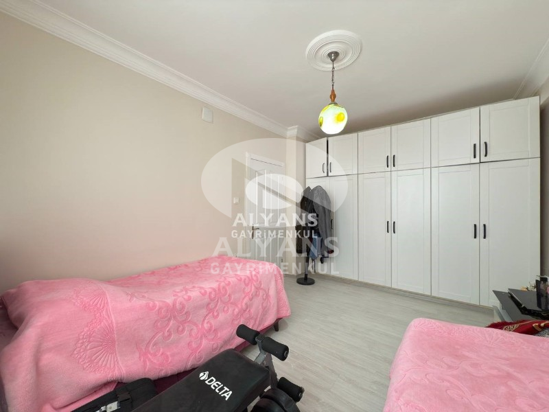 ALYANS'TAN MERKEZİ KONUMDA TEK BLOK FULL YAPILI DOĞALGAZLI 3+1