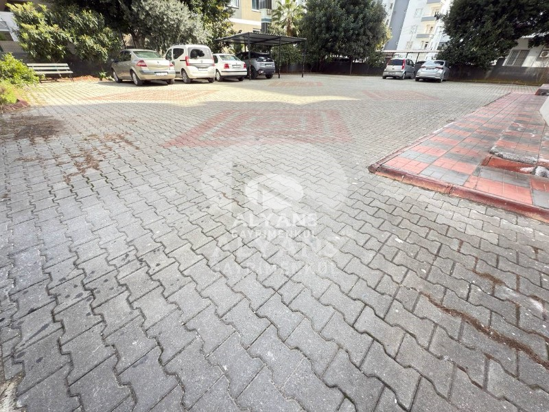 ALYANS'TAN MERKEZİ KONUMDA TEK BLOK FULL YAPILI DOĞALGAZLI 3+1
