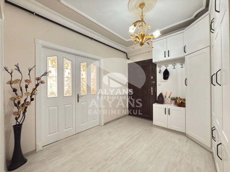 ALYANS'TAN MERKEZİ KONUMDA TEK BLOK FULL YAPILI DOĞALGAZLI 3+1