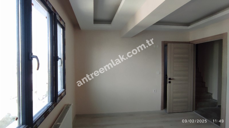 Antre Emlak'tan Satılık Gülyaka Mahallesinde 4+1, Ebeveyn Banyolu Doğalgazlı Asansörlü Otoparklı Sıfır Dubleks Daire