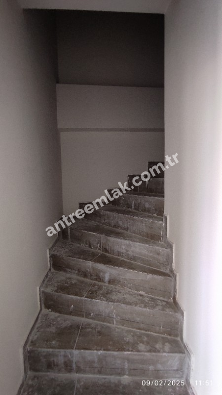 Antre Emlak'tan Satılık Gülyaka Mahallesinde 4+1, Ebeveyn Banyolu Doğalgazlı Asansörlü Otoparklı Sıfır Dubleks Daire