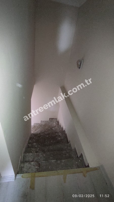 Antre Emlak'tan Satılık Gülyaka Mahallesinde 4+1, Ebeveyn Banyolu Doğalgazlı Asansörlü Otoparklı Sıfır Dubleks Daire