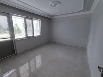 GÖNEN’DE ÖZEL TASARIMLI, GENİŞ 3+1 DAİRE