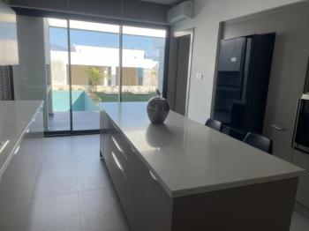 Lefkoşa Batıkent Bölgesinde Satılık 3+1 Havuzlu Lüks Villa