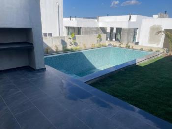 Lefkoşa Batıkent Bölgesinde Satılık 3+1 Havuzlu Lüks Villa
