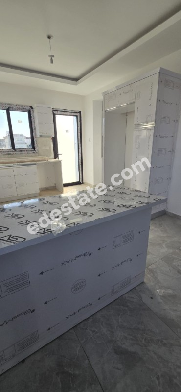Lefkoşa Yenikent Bölgesinde Hemen Teslim Satılık 3+1 Köşe Villa 